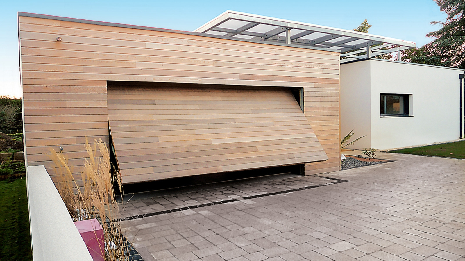 Guide - Quelle porte de garage sur-mesure choisir ? | Komilfo